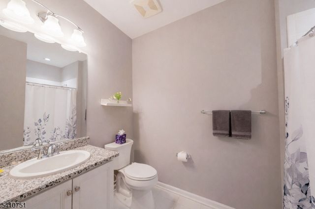 87 Sequoia Drive, Cedar Grove Twp., NJ 07009