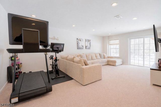 87 Sequoia Drive, Cedar Grove Twp., NJ 07009