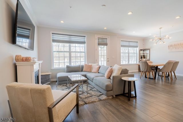 87 Sequoia Drive, Cedar Grove Twp., NJ 07009