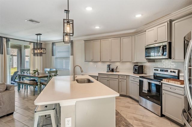 13418 LAKEVIEW OAKS LANE, Riverview, FL 33579