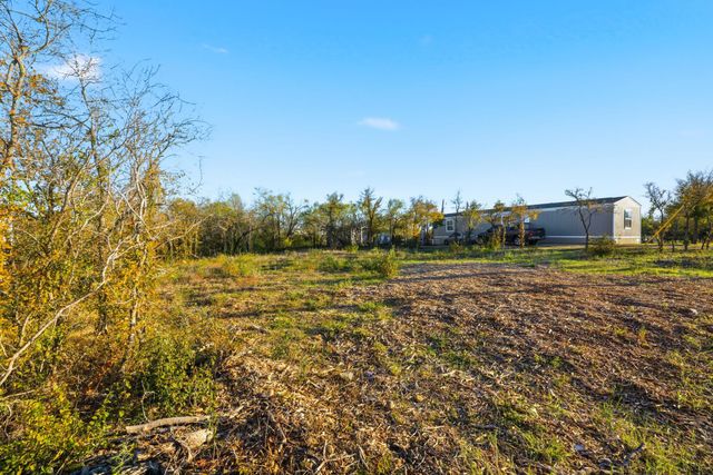 105 Agave Azul CV, Dale, TX 78616