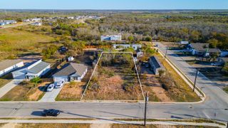 105 Agave Azul CV, Dale, TX 78616