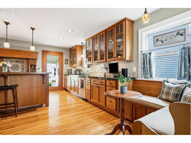 2747 Ne SCHUYLER St, Portland, OR 97212