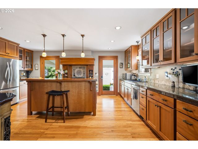 2747 Ne SCHUYLER St, Portland, OR 97212