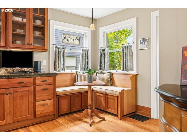 2747 Ne SCHUYLER St, Portland, OR 97212