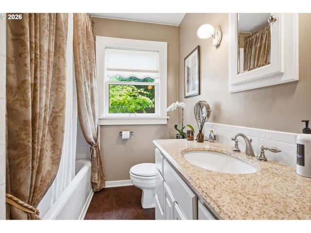 2747 Ne SCHUYLER St, Portland, OR 97212