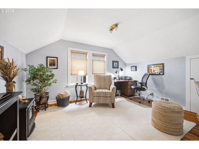 2747 Ne SCHUYLER St, Portland, OR 97212