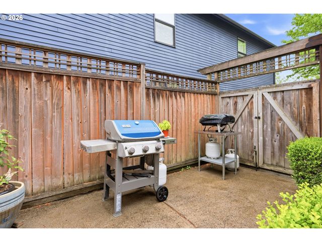 2747 Ne SCHUYLER St, Portland, OR 97212