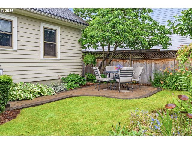 2747 Ne SCHUYLER St, Portland, OR 97212
