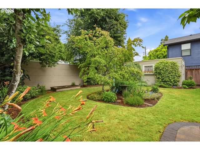 2747 Ne SCHUYLER St, Portland, OR 97212