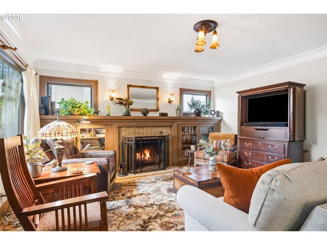 2747 Ne SCHUYLER St, Portland, OR 97212