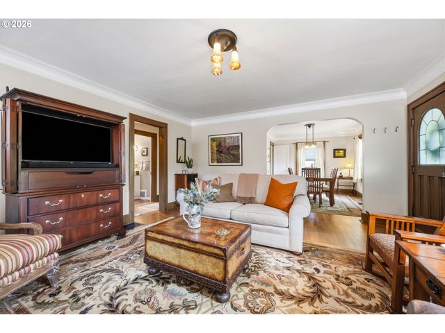 2747 Ne SCHUYLER St, Portland, OR 97212