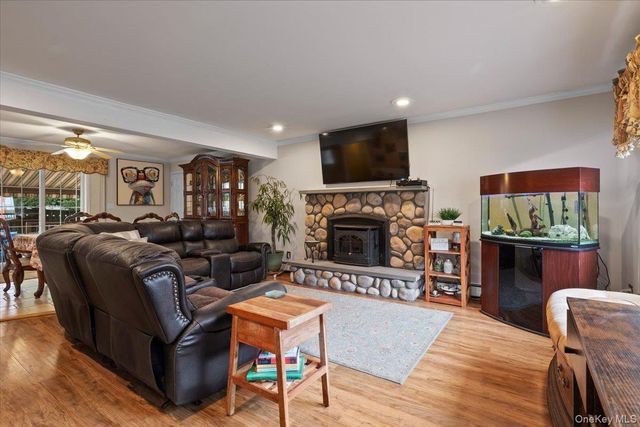 28 Cherokee Avenue, West Islip, NY 11795