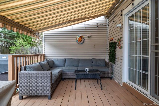 28 Cherokee Avenue, West Islip, NY 11795