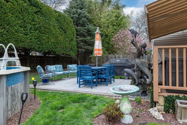 28 Cherokee Avenue, West Islip, NY 11795