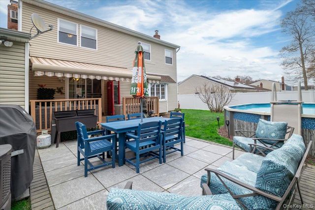 28 Cherokee Avenue, West Islip, NY 11795