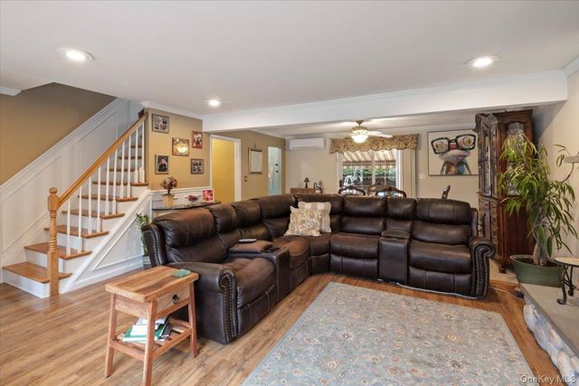 28 Cherokee Avenue, West Islip, NY 11795