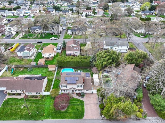 28 Cherokee Avenue, West Islip, NY 11795