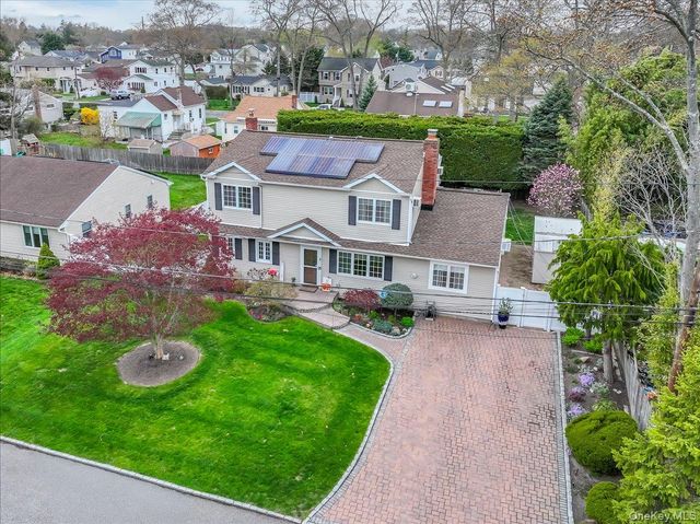 28 Cherokee Avenue, West Islip, NY 11795