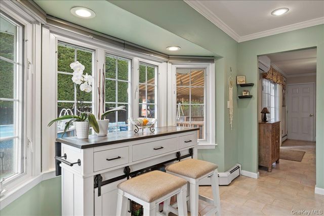 28 Cherokee Avenue, West Islip, NY 11795