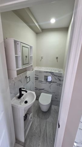 57-18 hewlett Street, Little Neck, NY 11362