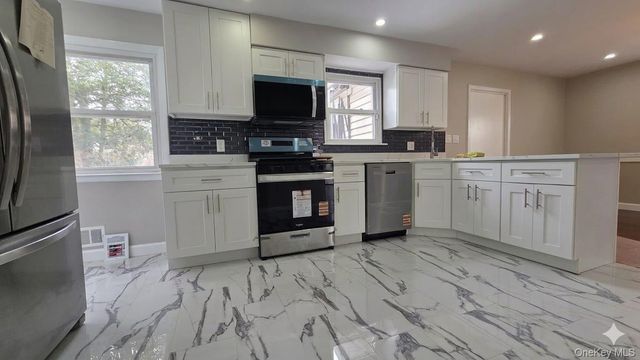 57-18 hewlett Street, Little Neck, NY 11362