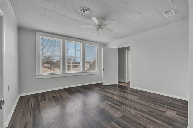 2101 N I, Fort Smith, AR 72901