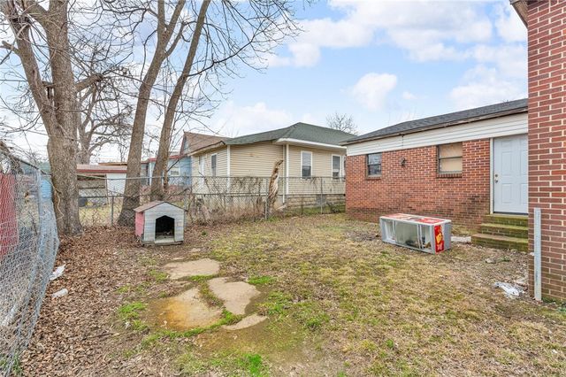 2101 N I, Fort Smith, AR 72901