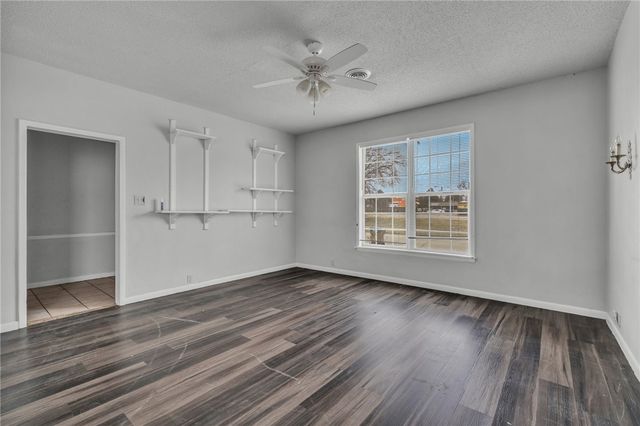 2101 N I, Fort Smith, AR 72901