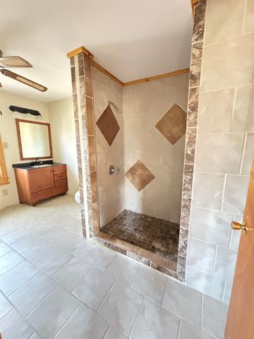 216 E 8th St, Harper, KS 67058