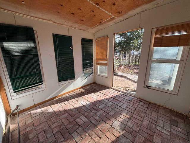 216 E 8th St, Harper, KS 67058