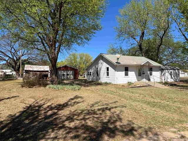 216 E 8th St, Harper, KS 67058