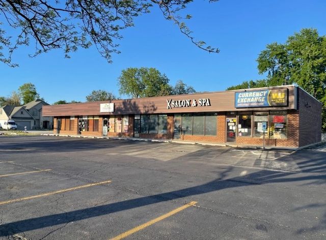 9901 S Roberts Road, Palos Hills, IL 60465