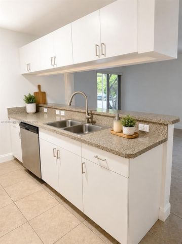 430 S Park 3-110 3-110, Hollywood, FL 33021