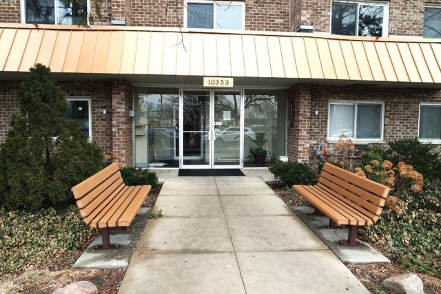 10353 Dearlove Road 5E, Glenview, IL 60025