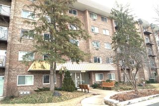 10353 Dearlove Road 5E, Glenview, IL 60025