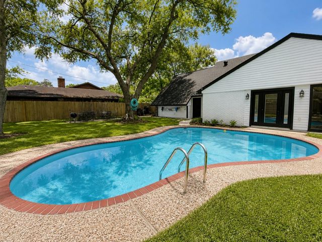 3004 Woodland Drive, Dickinson, TX 77539