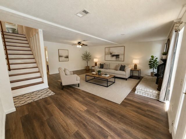 3004 Woodland Drive, Dickinson, TX 77539