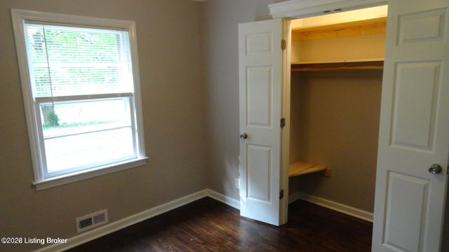 4202 Berkshire Ave, Louisville, KY 40220