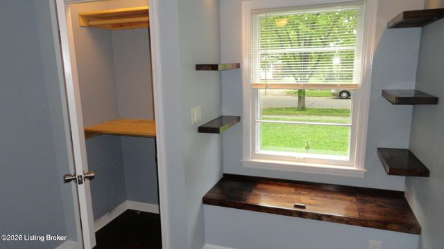 4202 Berkshire Ave, Louisville, KY 40220