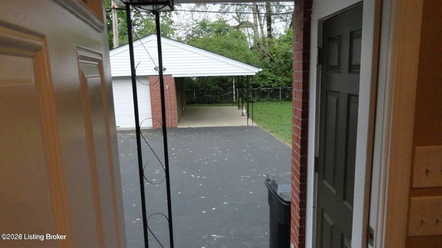 4202 Berkshire Ave, Louisville, KY 40220
