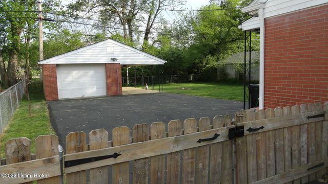 4202 Berkshire Ave, Louisville, KY 40220