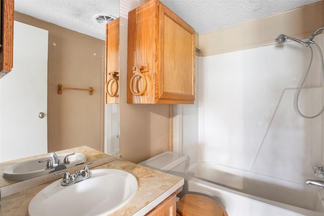 1616 Casa Court, Alvin, TX 77511