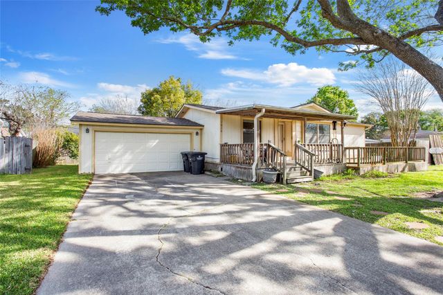 1616 Casa Court, Alvin, TX 77511