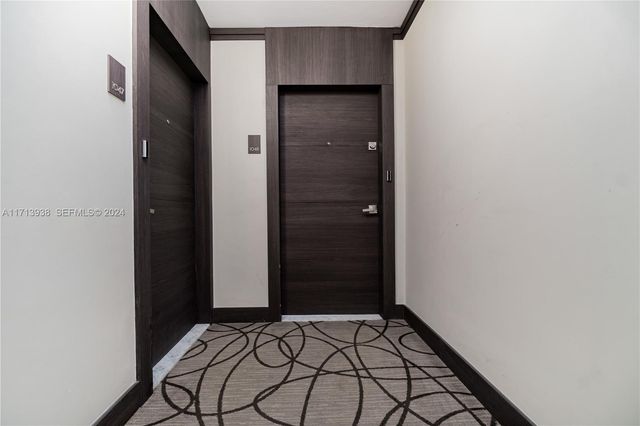 20515 E Country Club Drive 1048, Aventura, FL 33180