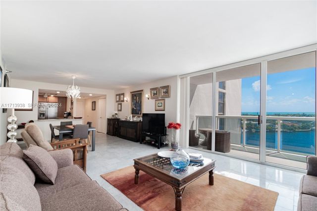 20515 E Country Club Drive 1048, Aventura, FL 33180