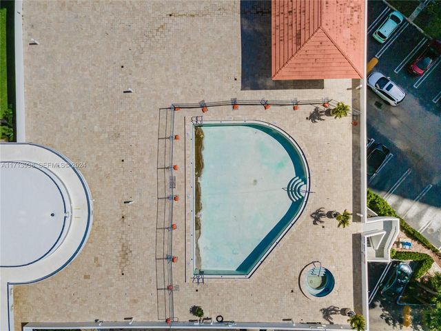 20515 E Country Club Drive 1048, Aventura, FL 33180