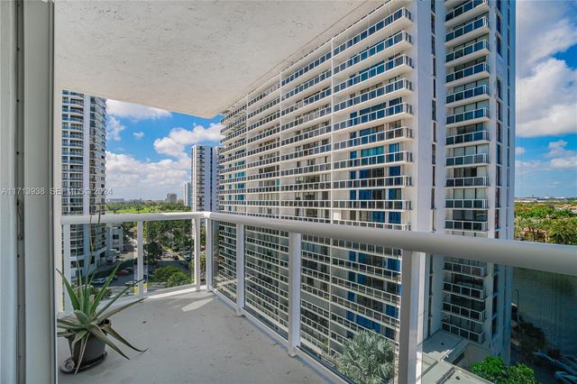 20515 E Country Club Drive 1048, Aventura, FL 33180