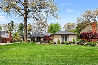 11921 Raintree Court, Shelby Charter Township, MI 48315