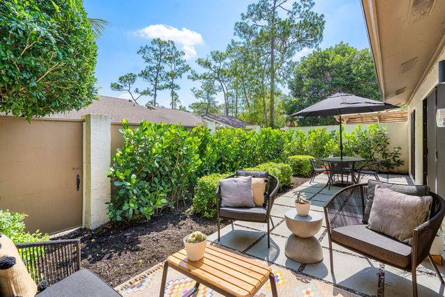 12621 SHADY PINES Court 12621, Wellington, FL 33414